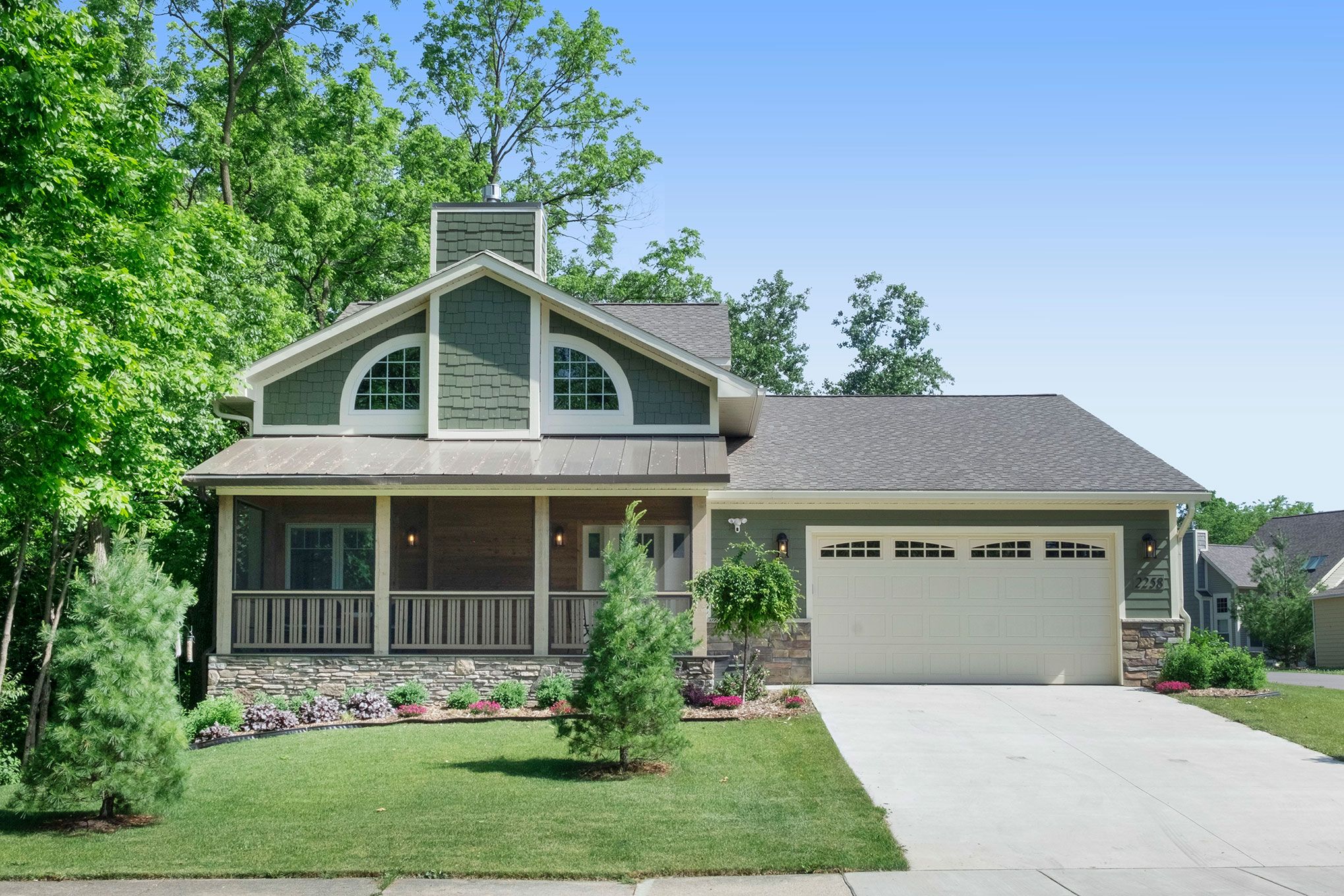 Craftsman Inspired Home You Don't Want to Miss!